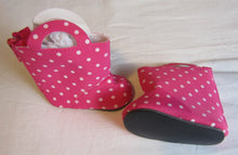 Load image into Gallery viewer, 18&quot; Doll Rain Boots: Hot Pink Dotted
