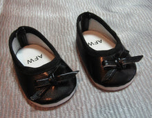 Load image into Gallery viewer, 18&quot; &amp; 15&quot; Doll Ballet Flats w Thin Bow: Black
