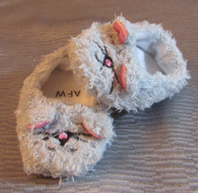 Load image into Gallery viewer, Kitty Slippers
