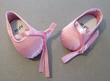 Load image into Gallery viewer, Satin Ballet Pointe Shoes: Pink
