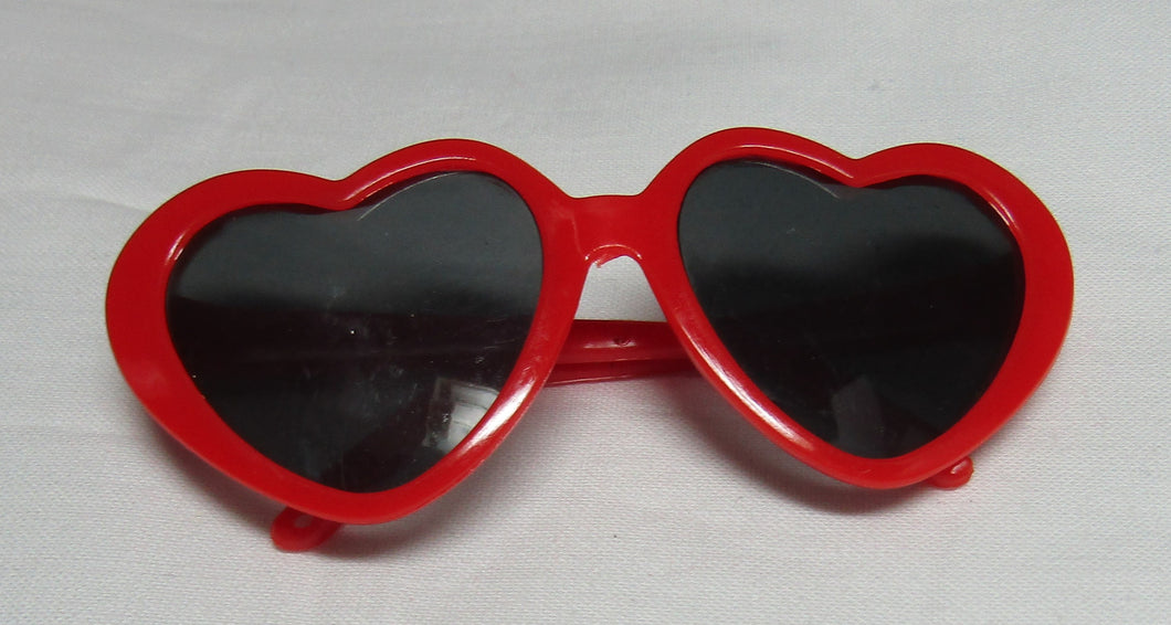 Heart-Shaped Sunglasses: Red